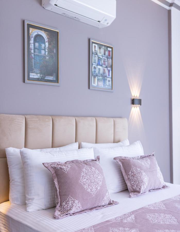 White House Guest house 2*