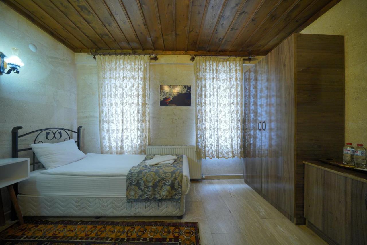 Cave Rooms&pool Hotel