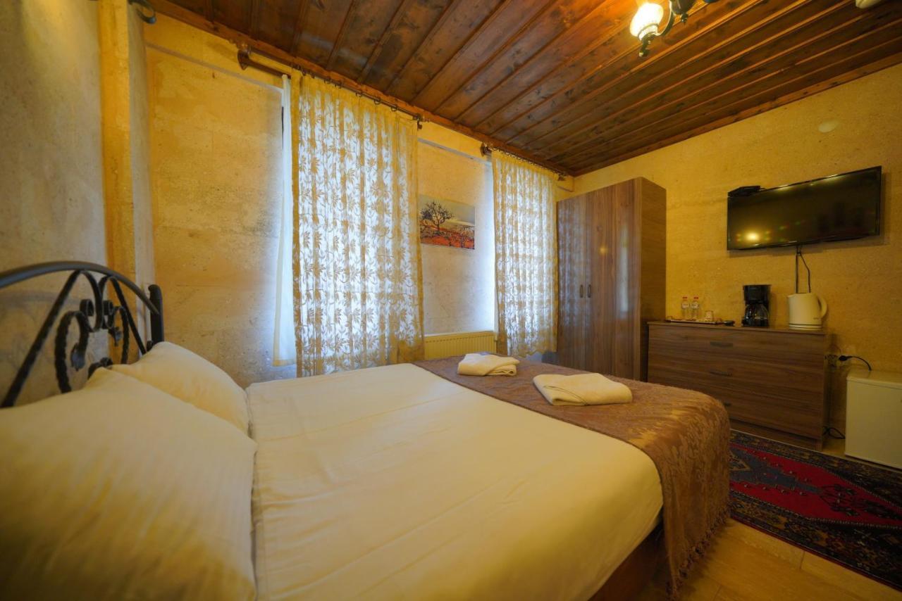 Cave Rooms&pool 2*