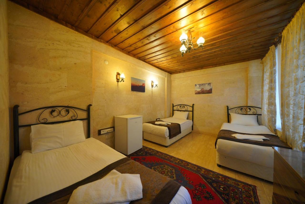 Cave Rooms&pool Hotel