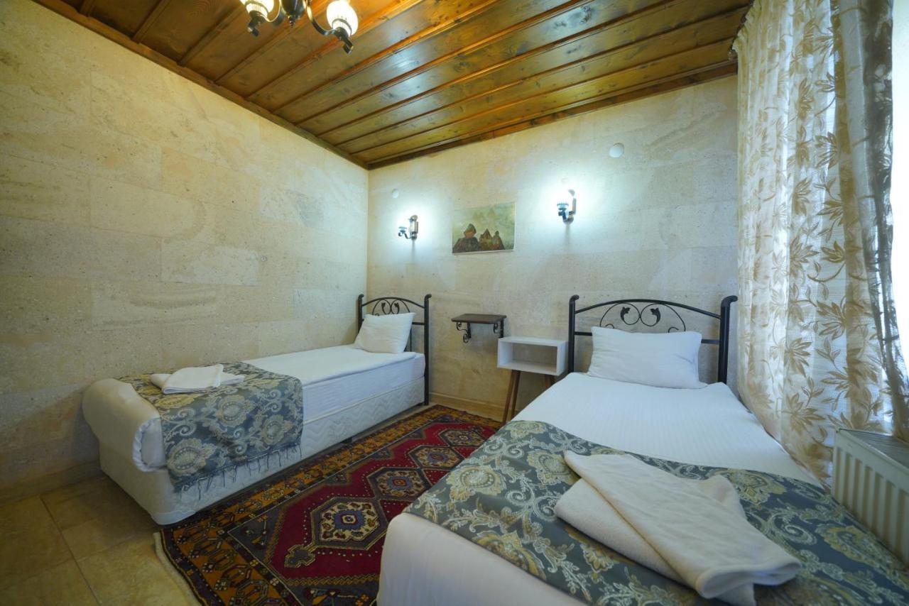 Cave Rooms&pool Hotel