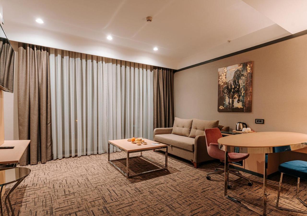Invite Corner Hotel 4*