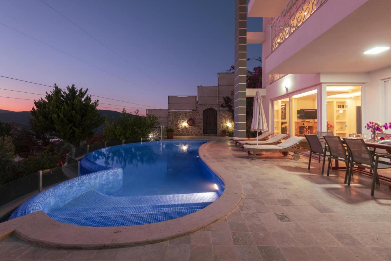 4 Bedroom Luxury In With Great Sea Views Villa