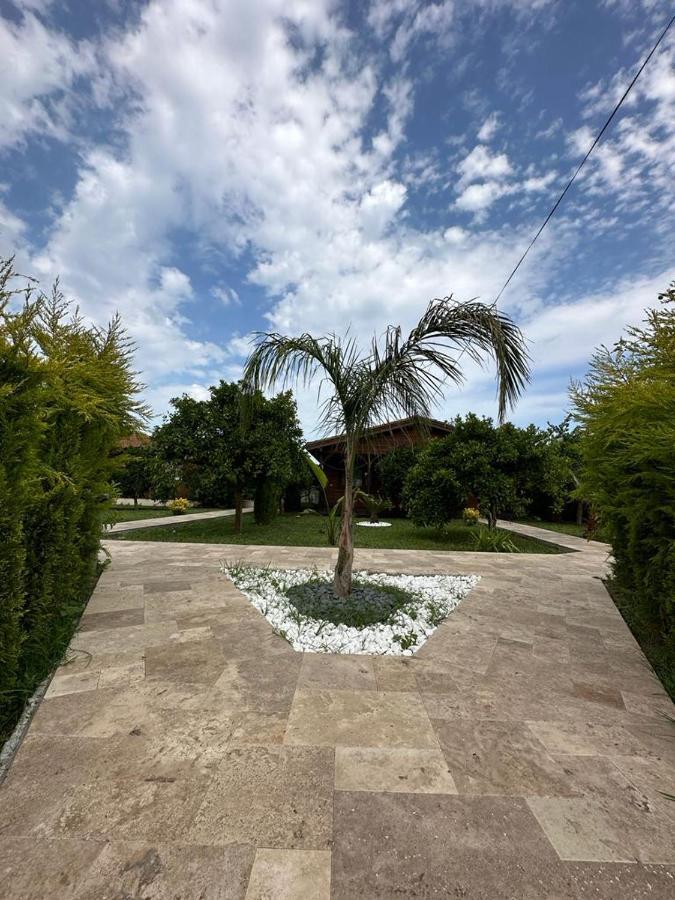 Villa Vi̇llas *