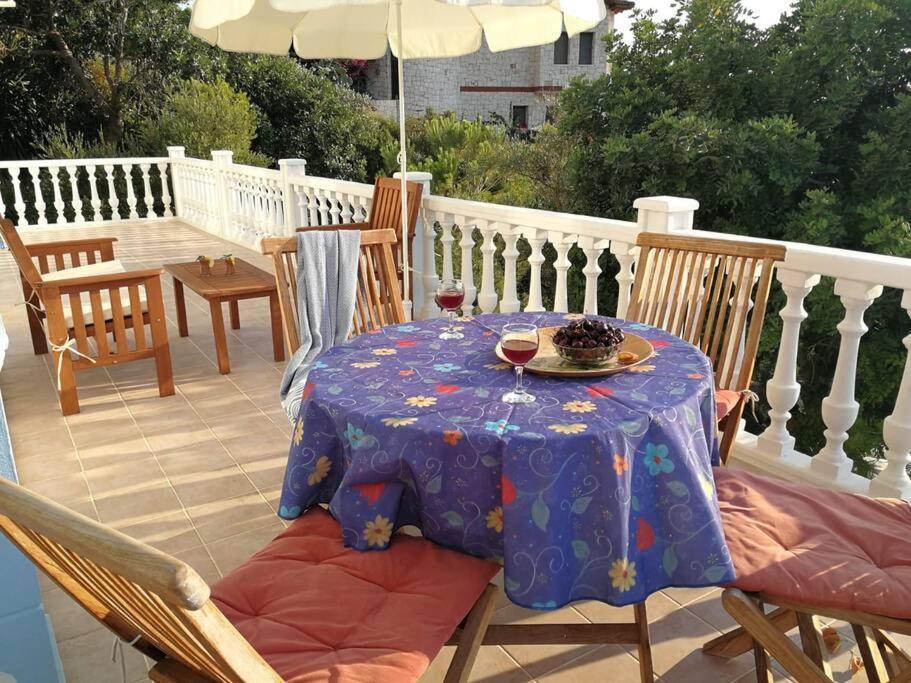 Apartment Mola 2 *