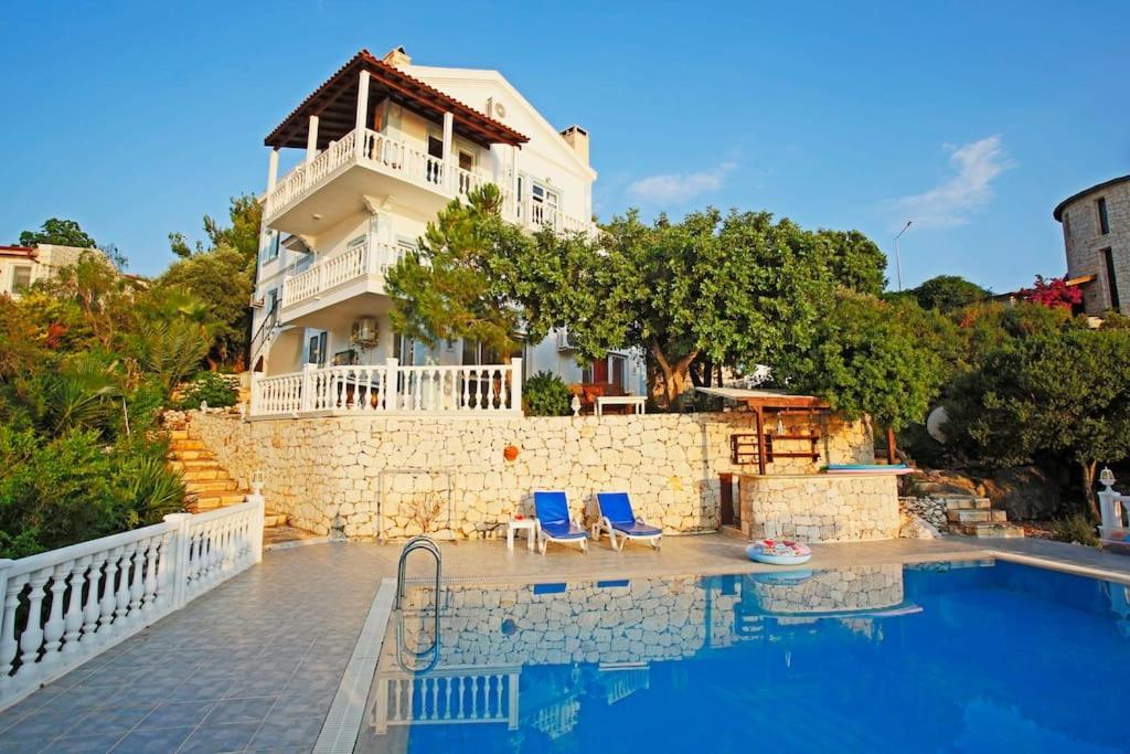 Apartment Mola 2 *