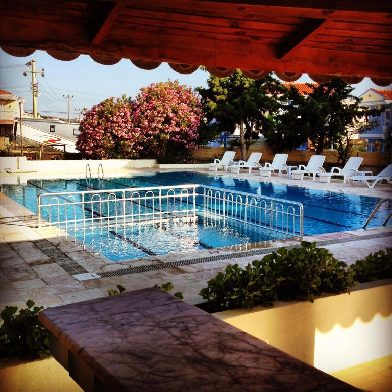 Cunda Basel Hotel 3*