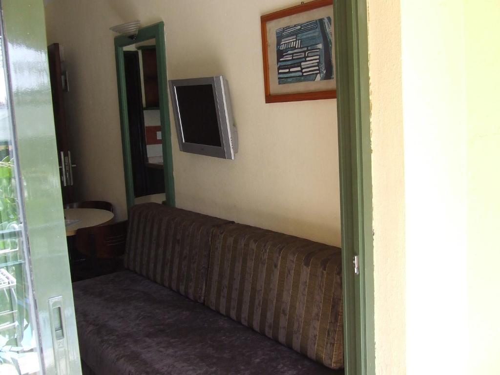 Maxwell Club Aparthotel 3*