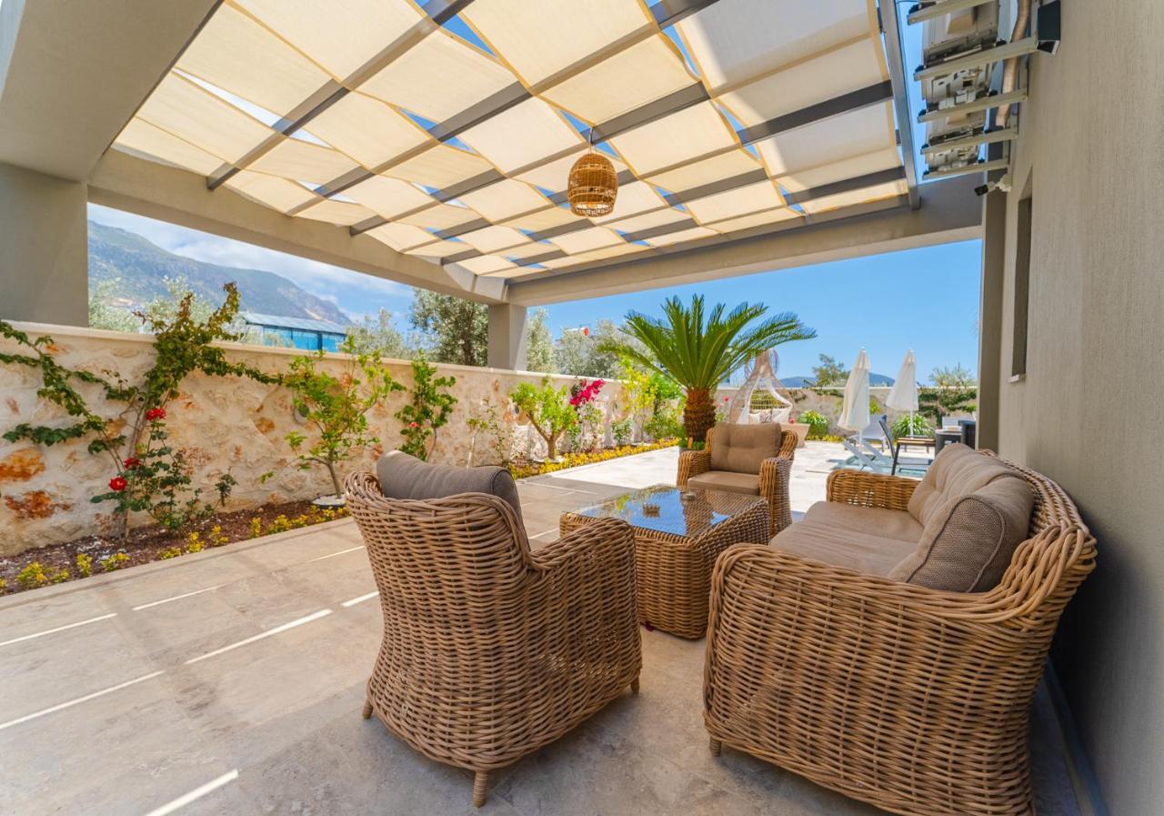 Kazarman, Kalkan'in Kalbinde Denize, Merkeze Villa