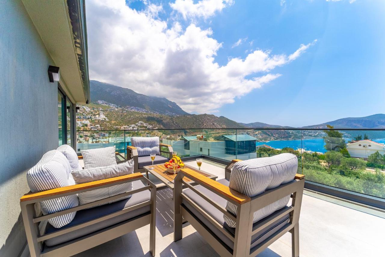 Kazarman, Kalkan'in Kalbinde Denize, Merkeze *