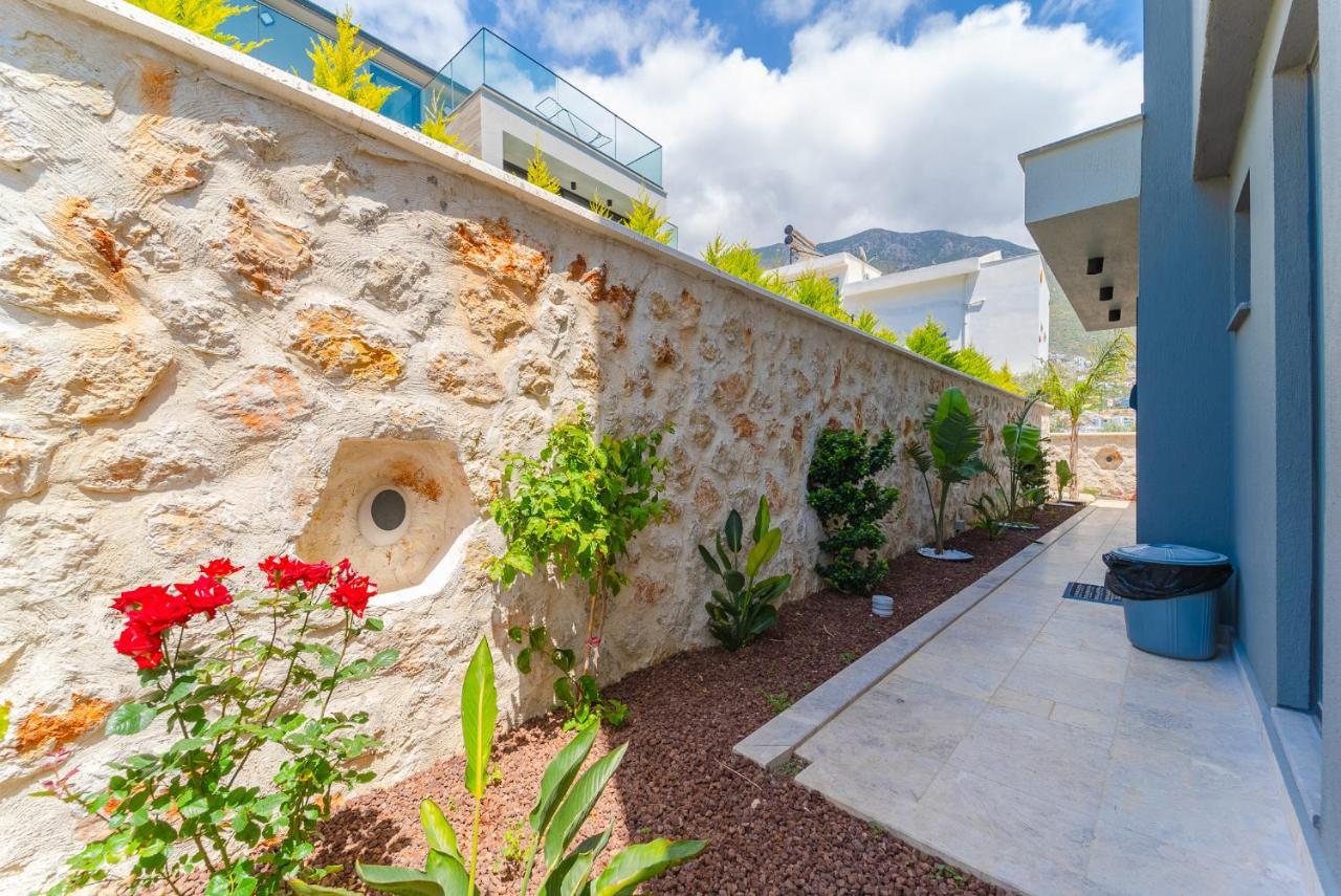 Kazarman, Kalkan'in Kalbinde Denize, Merkeze Villa Kalkan