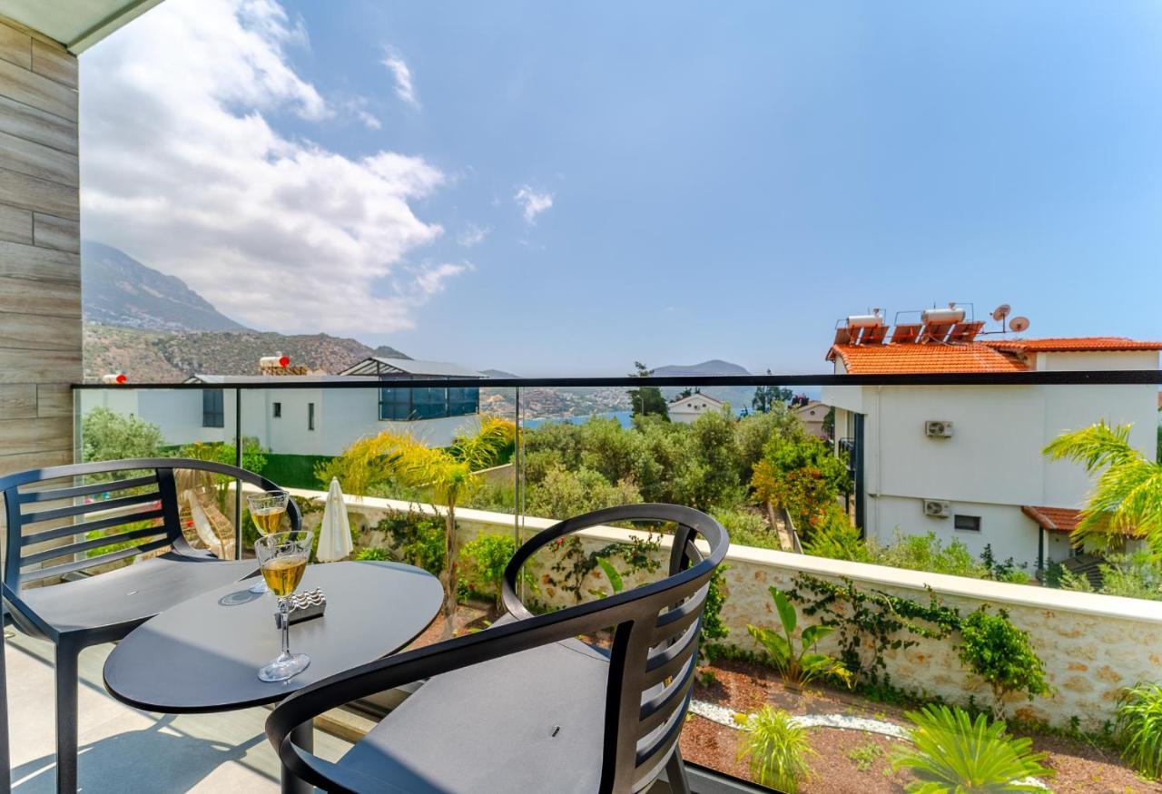 Kazarman, Kalkan'in Kalbinde Denize, Merkeze * Kalkan