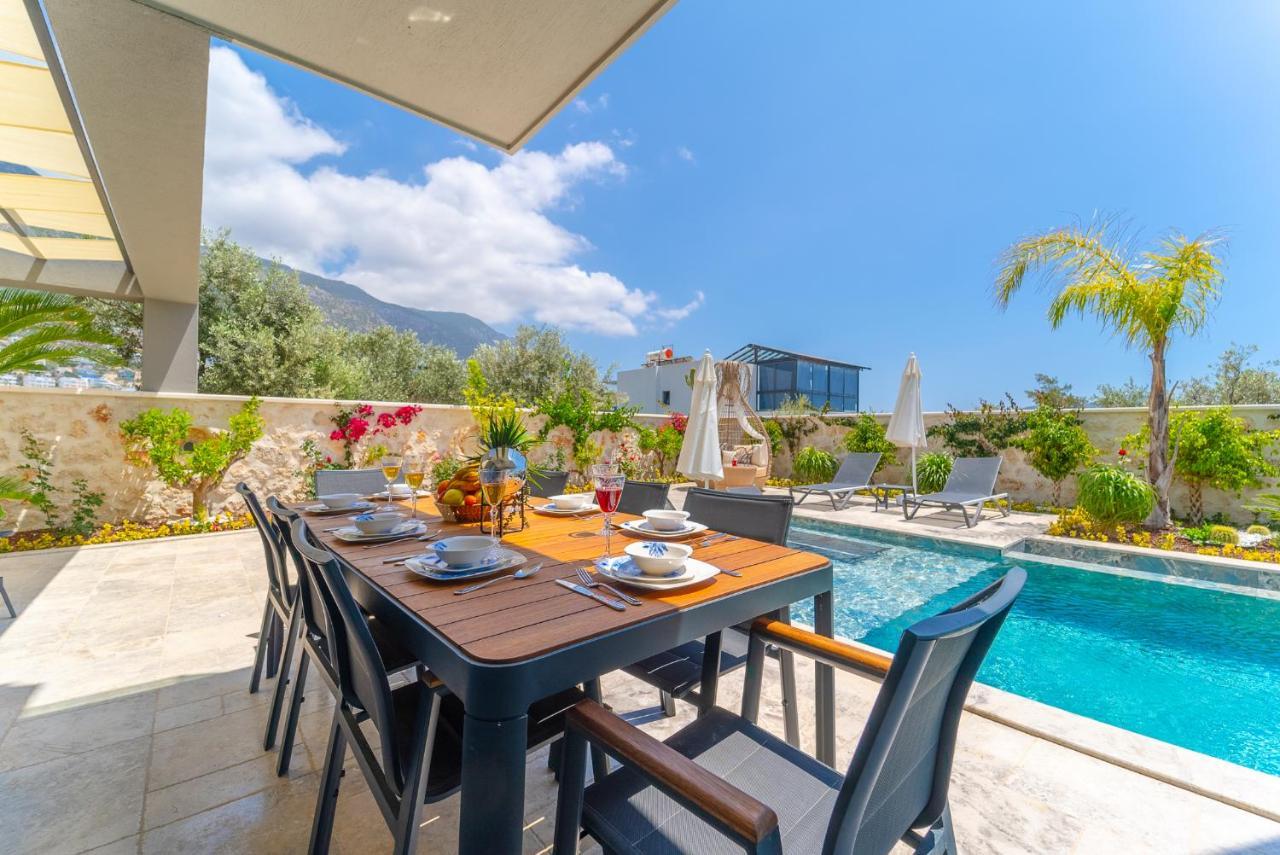 Kazarman, Kalkan'in Kalbinde Denize, Merkeze Kalkan