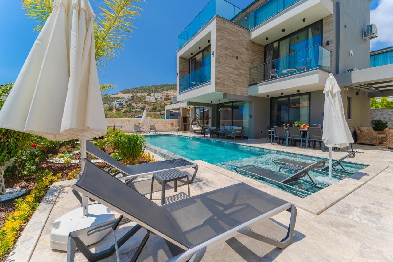 Kazarman, Kalkan'in Kalbinde Denize, Merkeze Kalkan