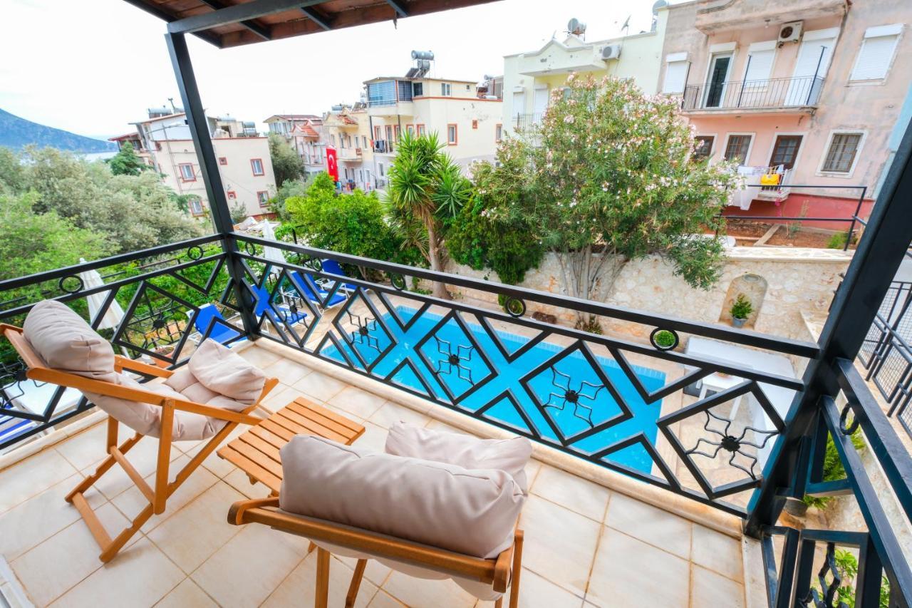 Yigit Apartment