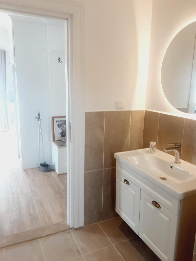 House Hotel