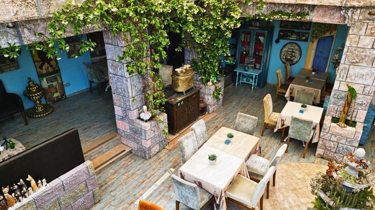 Mai̇ Bed & Breakfast Cesme