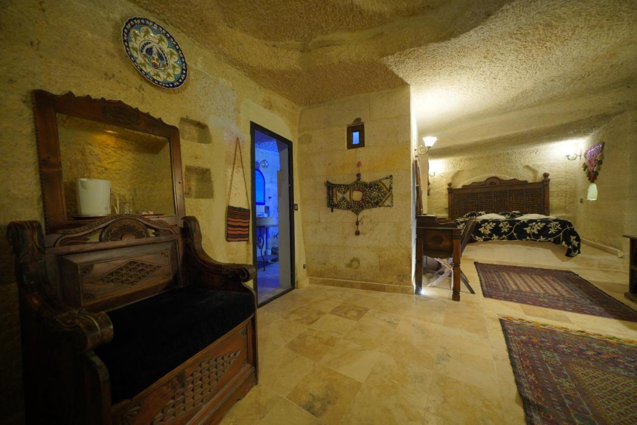 Travel Cave 2*