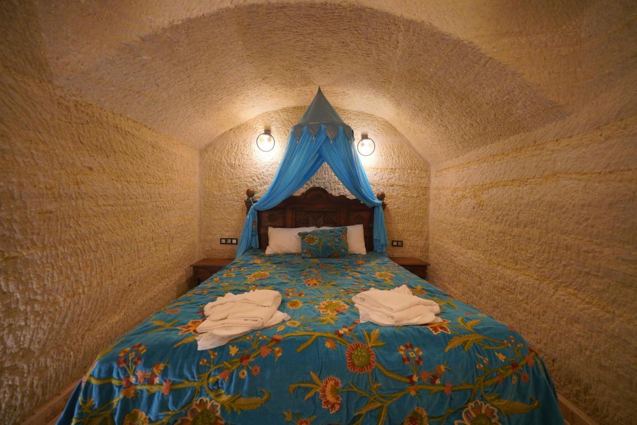 Travel Cave 2*