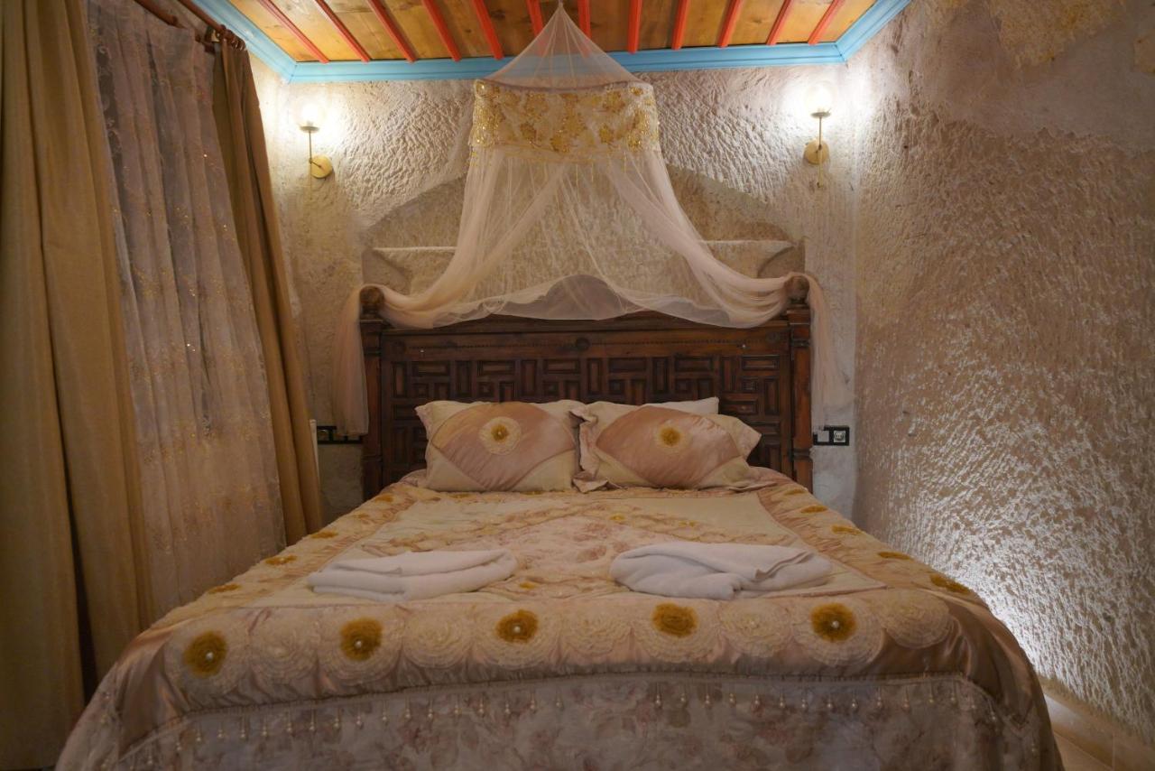 Travel Cave 2*