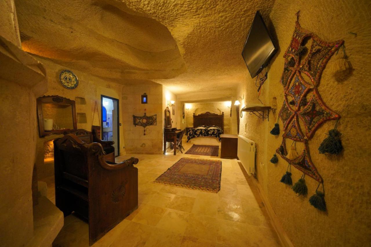 Travel Cave