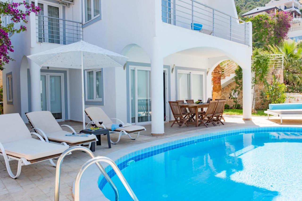 Ayseguel Villa *