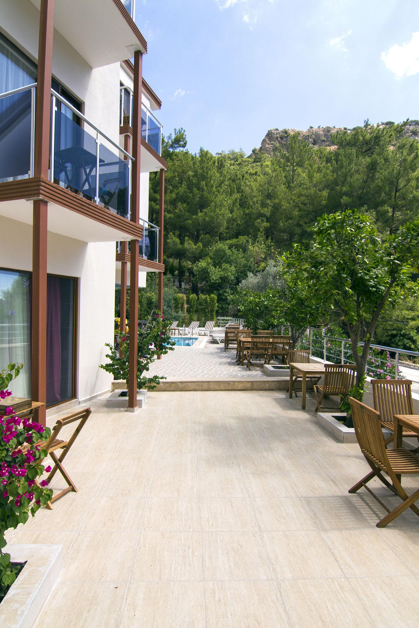 Eden Pyara Hotel 2*