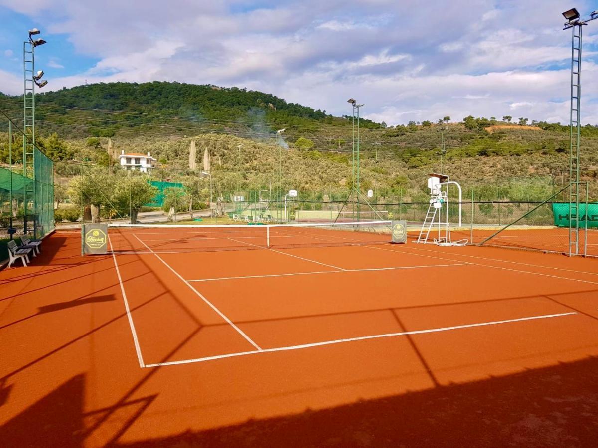 Club Afrodit Tatil Koeyue 3* Altinoluk
