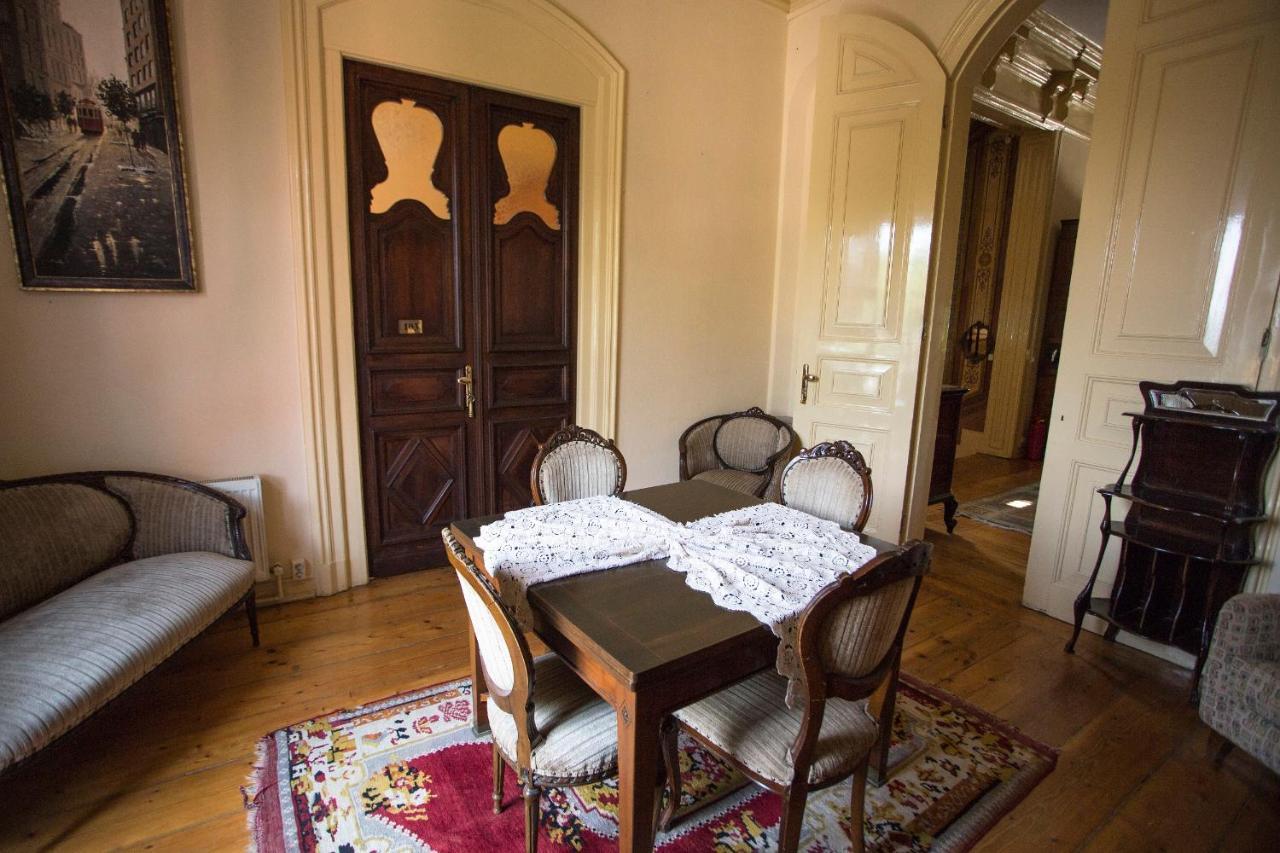 Bueyuekada Anastasia Meziki History Mansion * Adalar