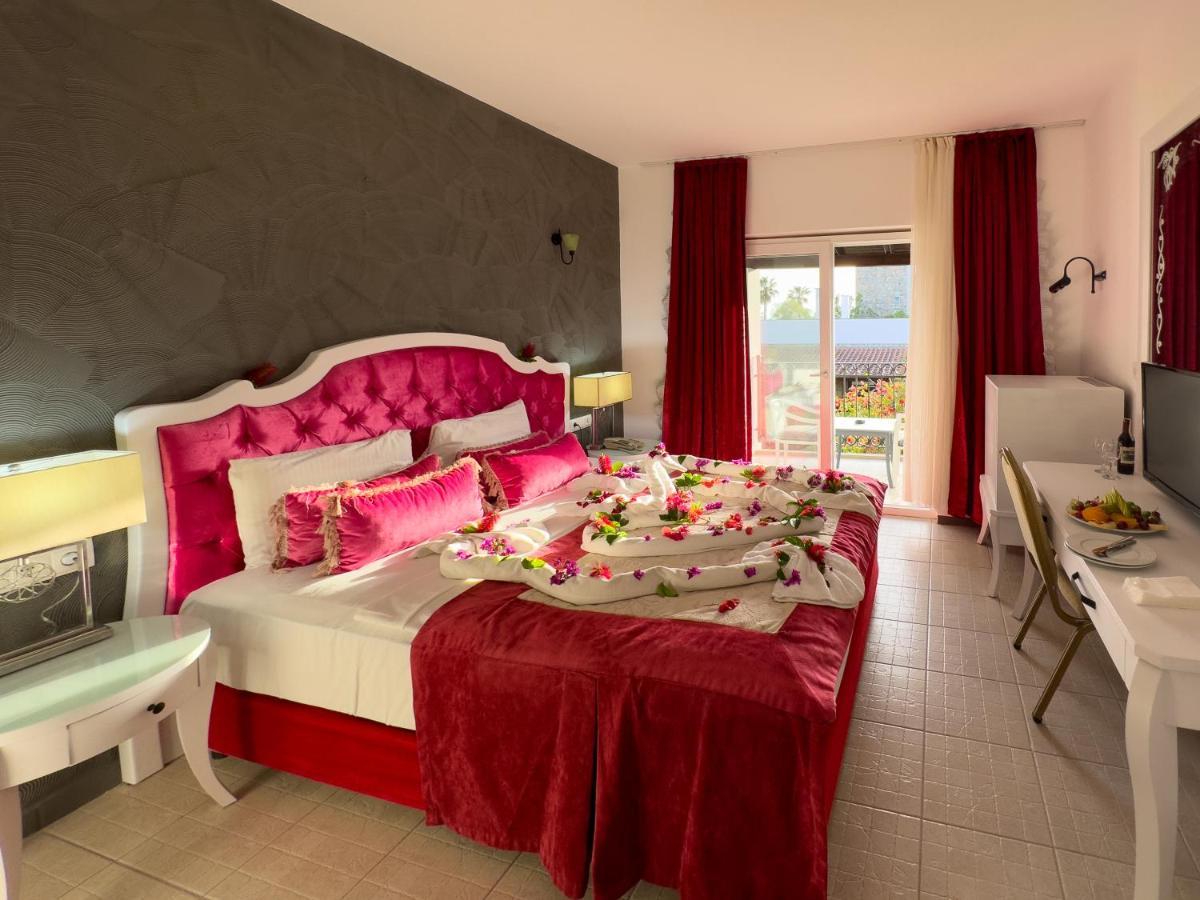 Tiana Hotel