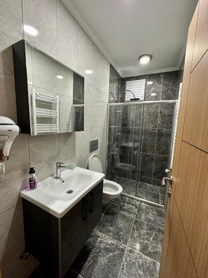 Aparthotel White House *