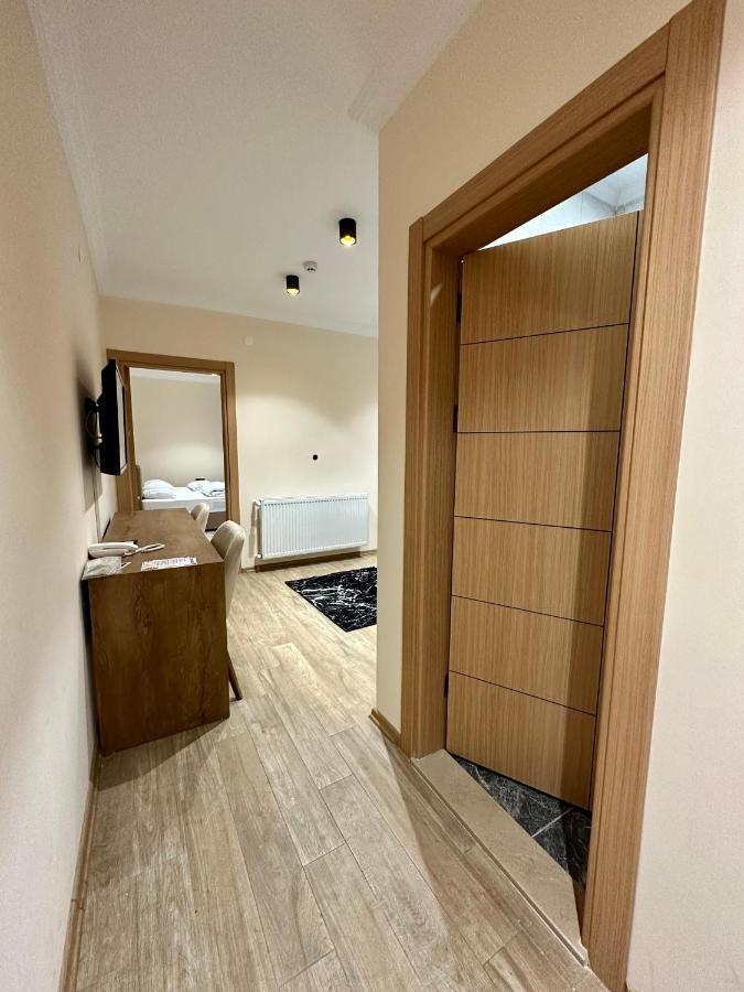 Aparthotel White House