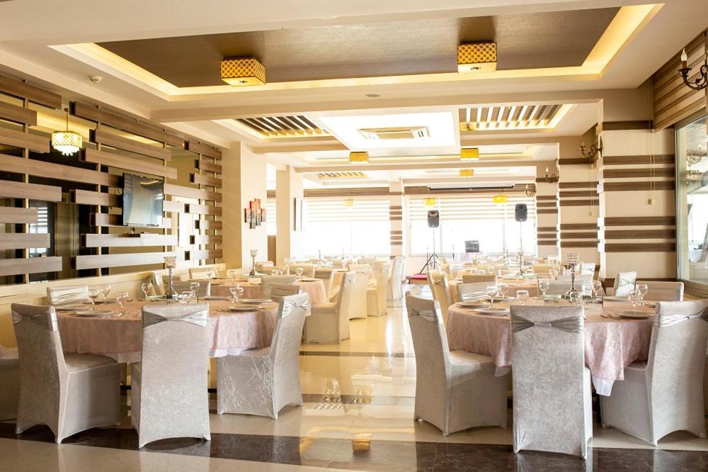 Hotel Lavin & 4*