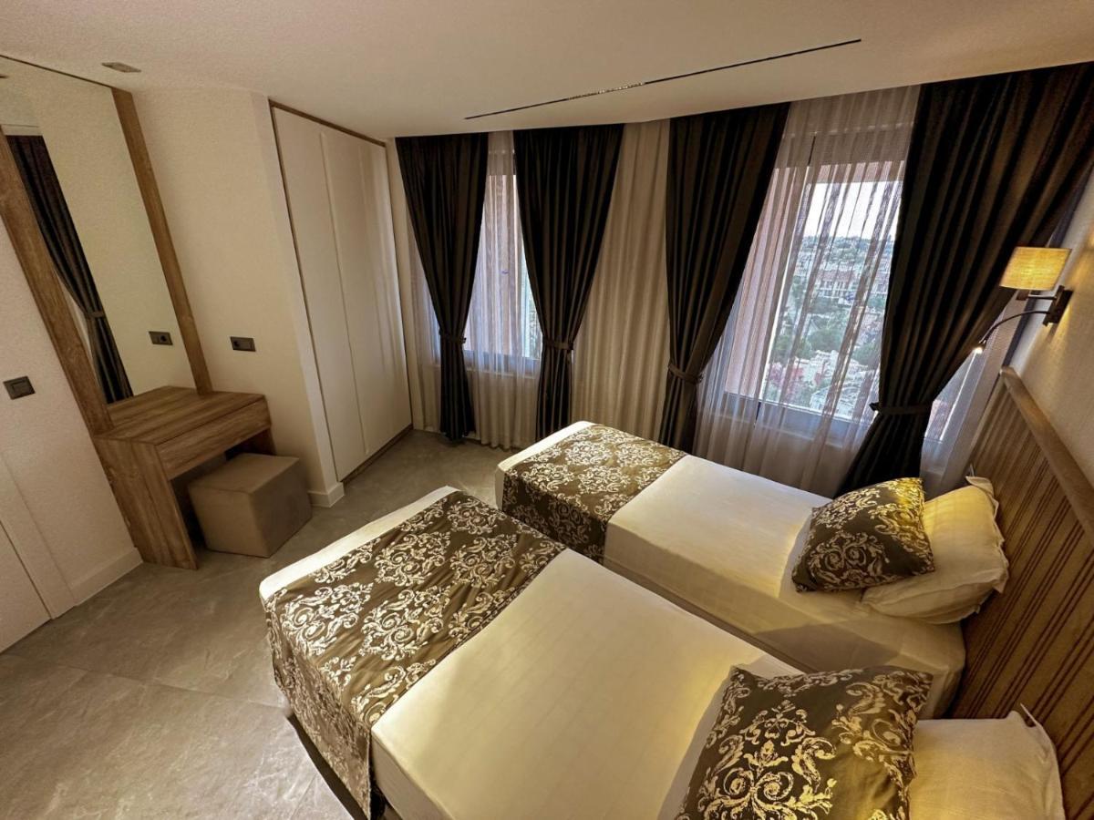 Aparthotel Happy 3*