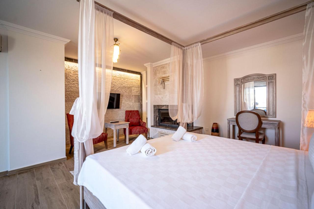 Hotel Lunas *