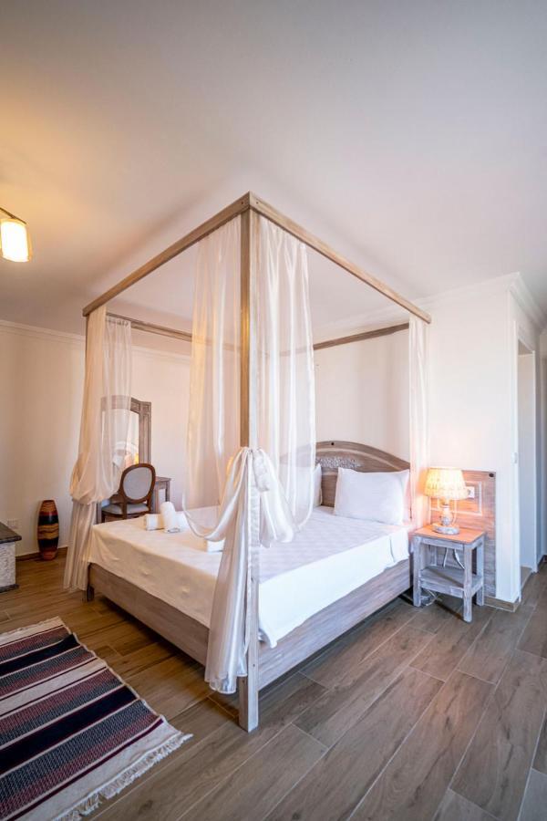 Hotel Lunas *