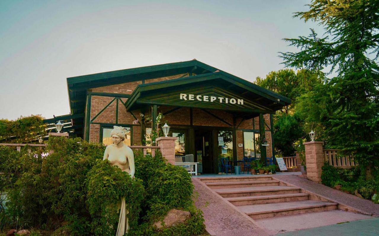 Club Afrodit Tatil Koeyue Resort Altinoluk