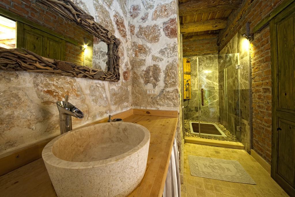 Hotel Prima Donna - Couples Only