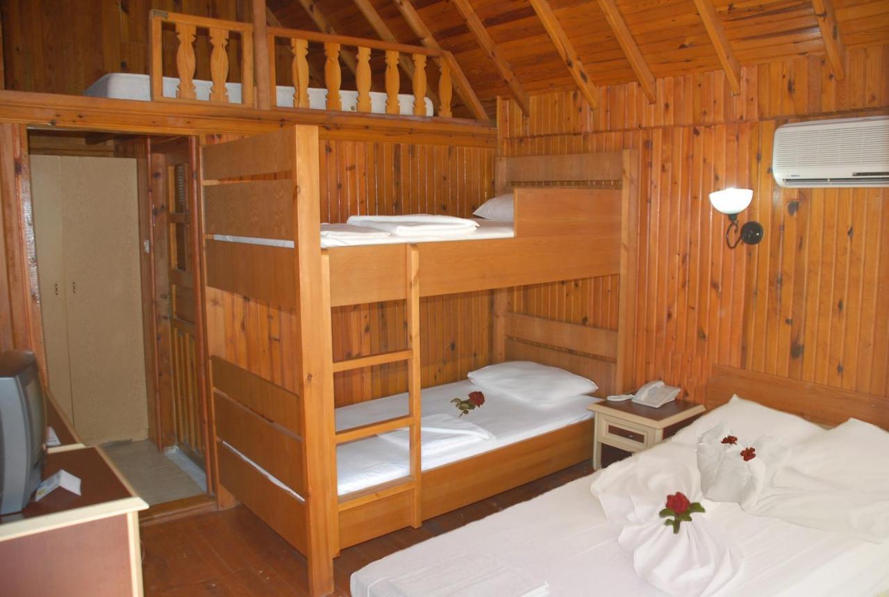 Hotel Clover Magic Nova *
