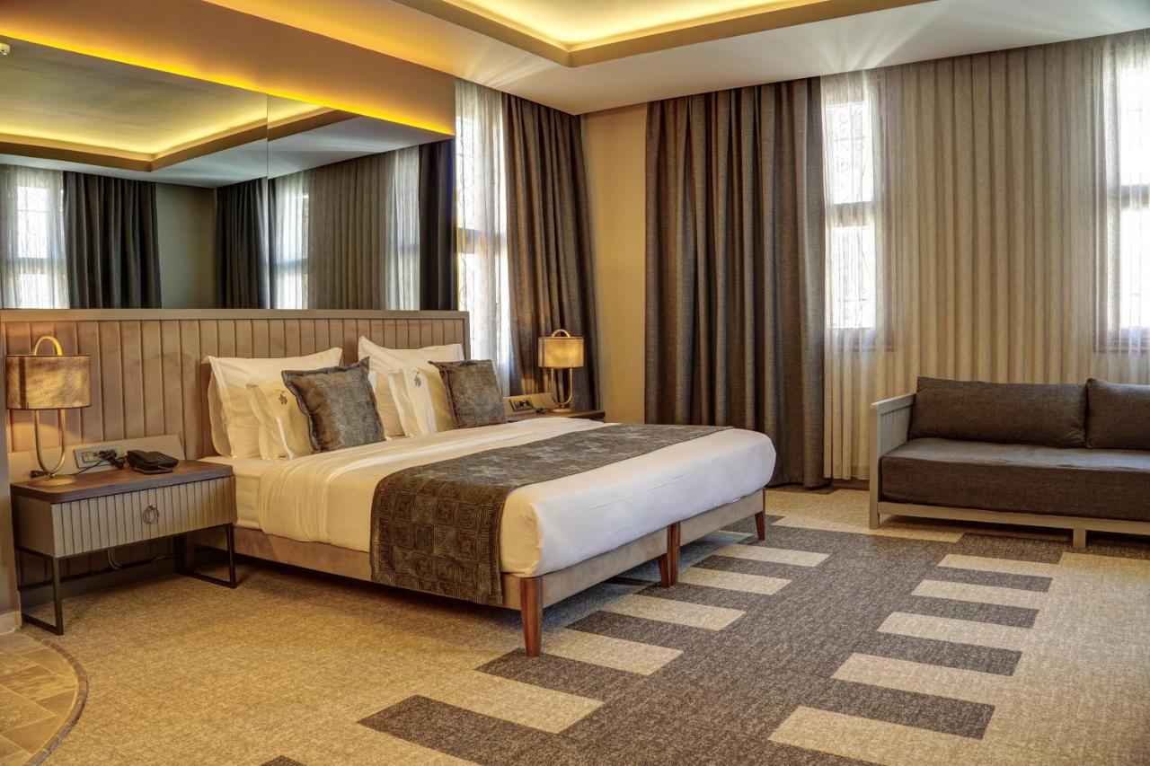 Four Mansions Hotel
