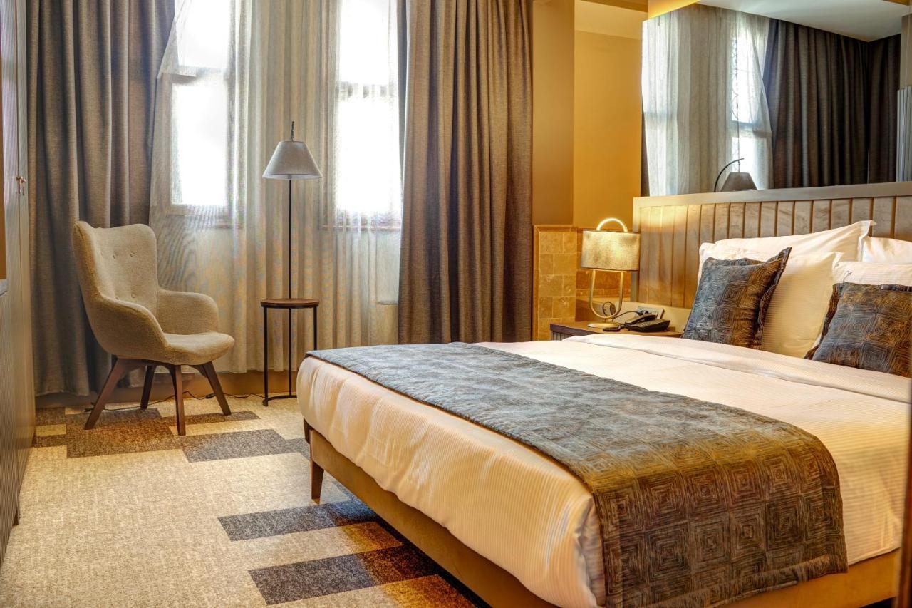 Four Mansions Hotel
