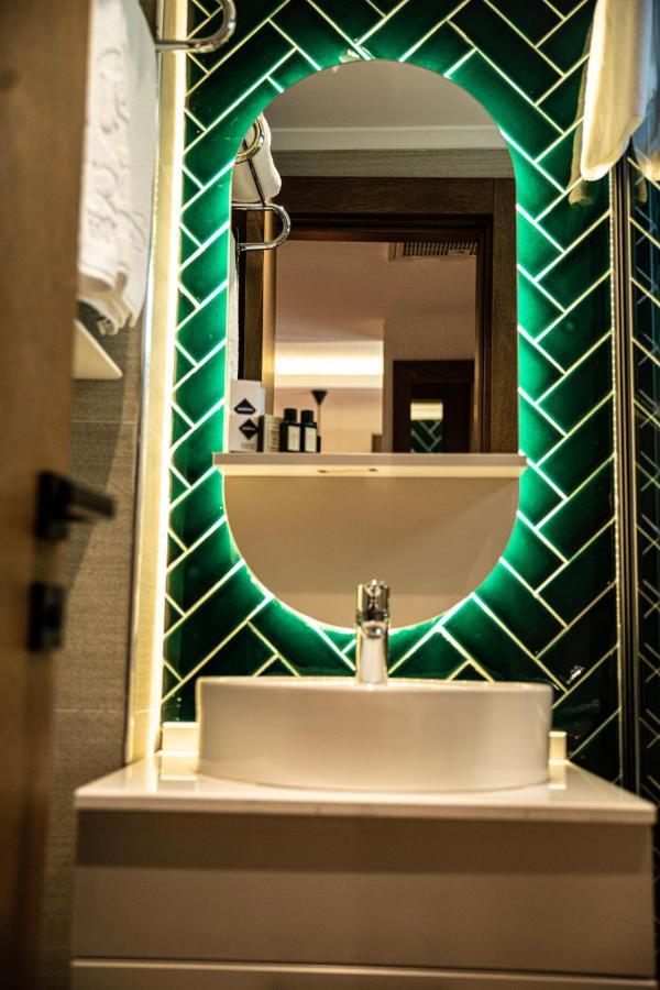 Parmos Hotel *
