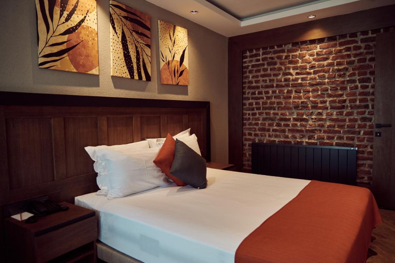 Parmos Hotel