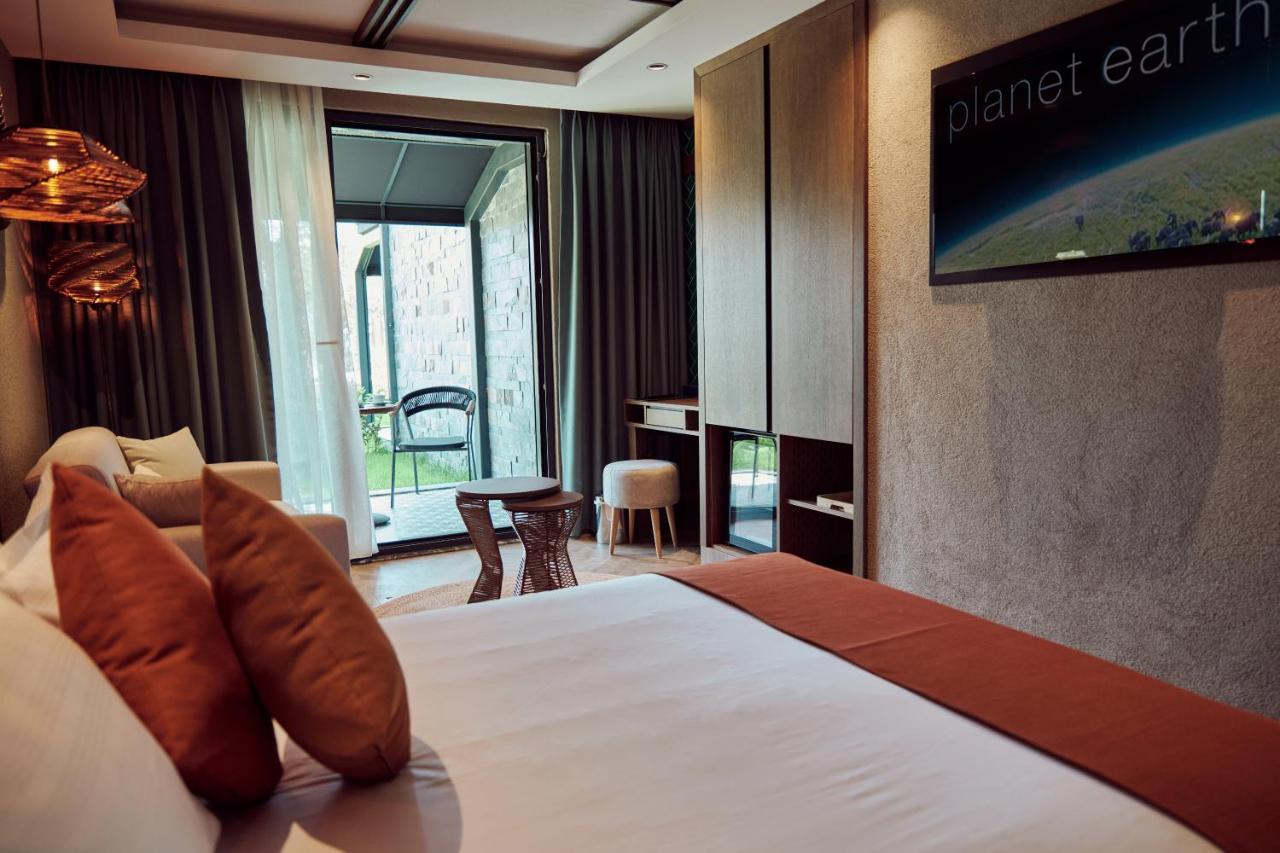 Parmos Hotel *