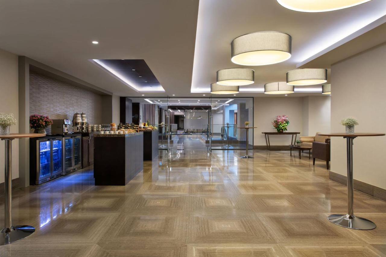 Sheraton Center 5*