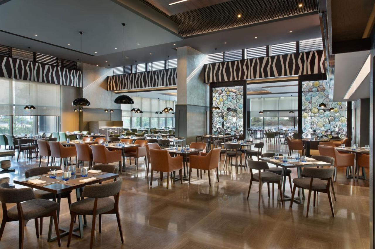 Sheraton Center Hotel 5*