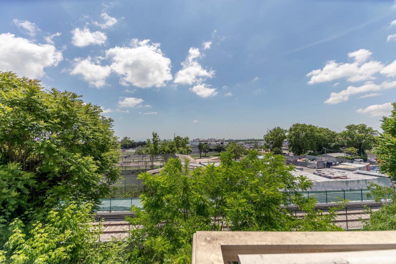 Uemit Yenikapi * Istanbul