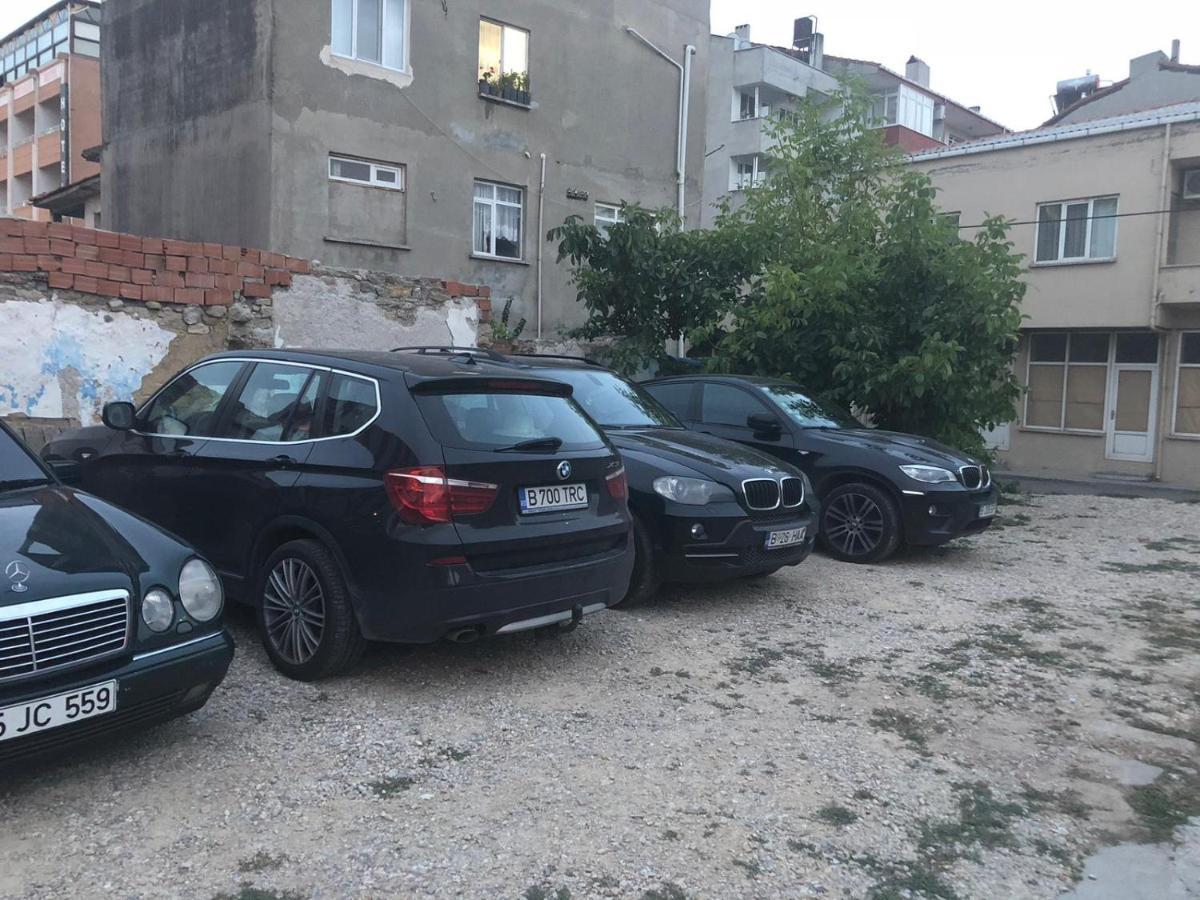 Crowded House Eceabat