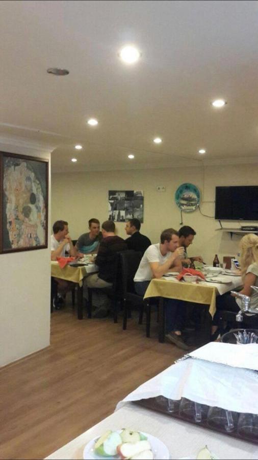 Crowded House 3*