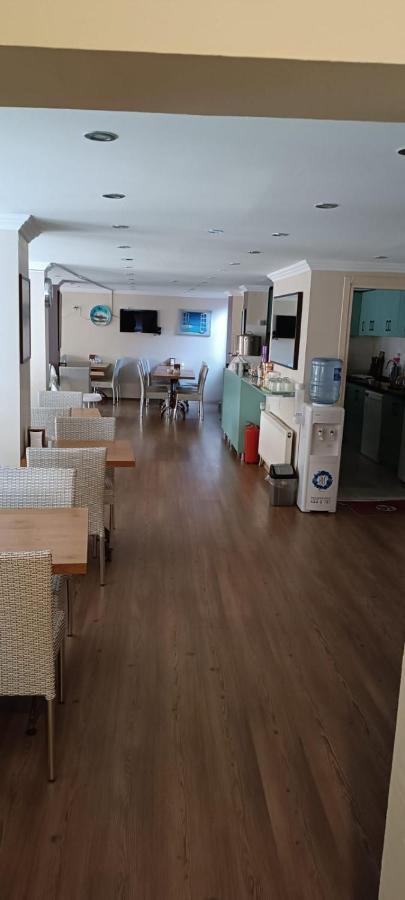 Hotel Crowded House Eceabat